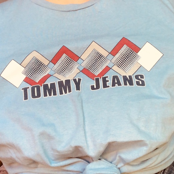 ❄️“Tommy Jeans” Tee❄️ - Picture 5 of 6